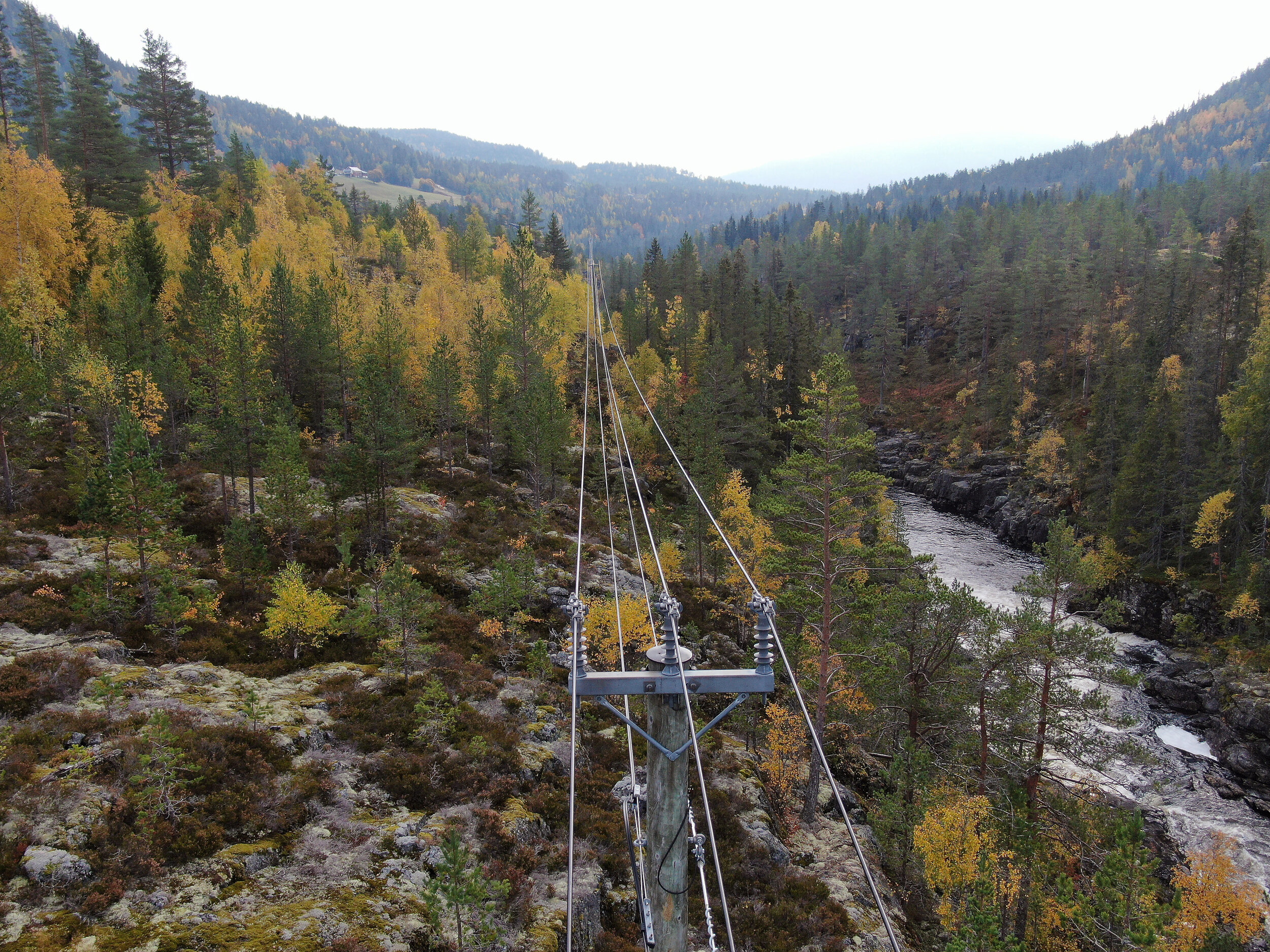 Postcard from Hjartdal: This image was captured by KVS Technologies’ drone, showing an overview of the powerlines and also the picture-perfect scenery from Telemark.